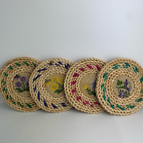Vintage Set of 4 Woven Trivets w/cross stitch needlepoint center wall art - Picture 3 of 6